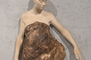 ipertrofia - donna nel vento